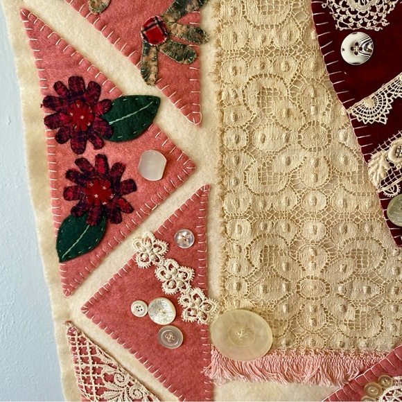 Handcrafted Felt Valentine “Be Mine” Wall Hanging Banner Romantic Lace Appliqué - Picture 8 of 15